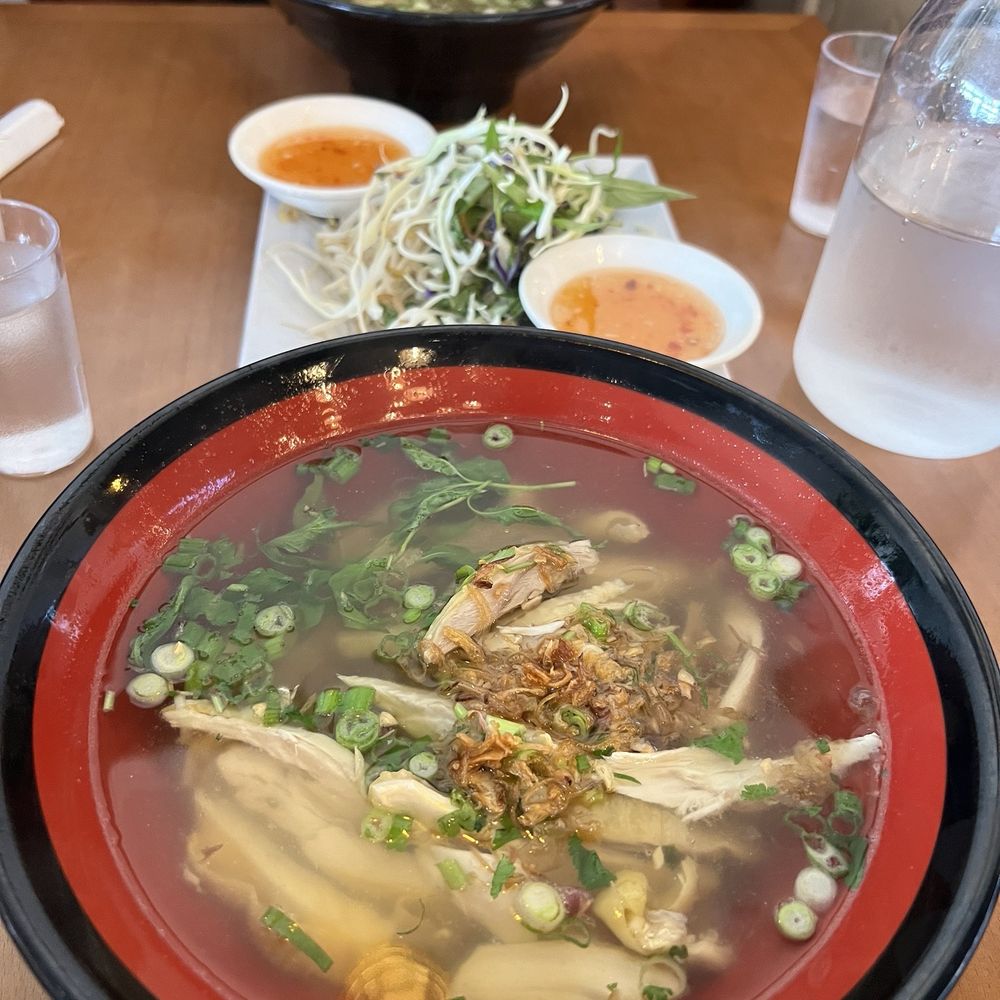 Com Ga Houston - P2. Pho Ga Thit Trang (Vietnamese Noodle Soup) - Noodles Near Me - Duluth, Georgia Com Ga Houston - P2. Pho Ga Thit Trang (Vietnamese Noodle Soup) - Noodles Near Me - Duluth, Georgia
