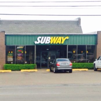 Subway - a car parked in front of a subway restaurant - Sandwiches Near Me - Greenville, Mississippi