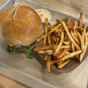 Big Buns - The Horseradish Bourbon Burger and Cajun Fries - Burgers Near Me - Arlington, Virginia