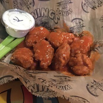 Wings Etc - Sports Bars Near Me - Kalamazoo, Michigan