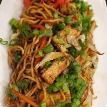 Ryu Sushi & Teppanyaki - Vegetable Yakisoba with tofu added - Japanese Near Me - Gilbert, Arizona