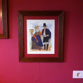 Casa Tomás - Typical Tenerife Clothing Picture. - Spanish Near Me - Tegueste, TF