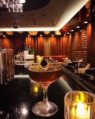 Lily’s Bar by null
