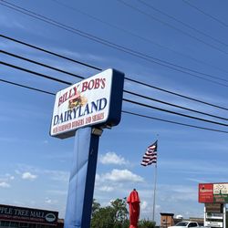 Billy Bob's Dairyland - Sign by road