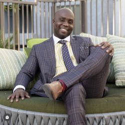 Azar Man - 35071 Bronze Windowpane