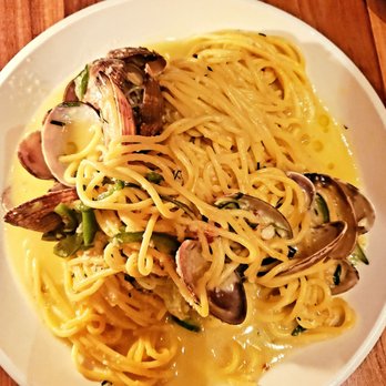 Nightingale - Spaghetti, Manila clam, jalapeno, scallion + white wine. - Live/Raw Food Near Me - Vancouver, British Columbia Nightingale - Spaghetti, Manila clam, jalapeno, scallion + white wine. - Live/Raw Food Near Me - Vancouver, British Columbia