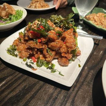Bai Tong Thai Restaurant - Thai Near Me - Redmond, Washington