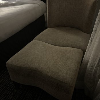 Houston Marriott Sugar Land - Chaise lounge - Hotels Near Me - Sugar Land, Texas