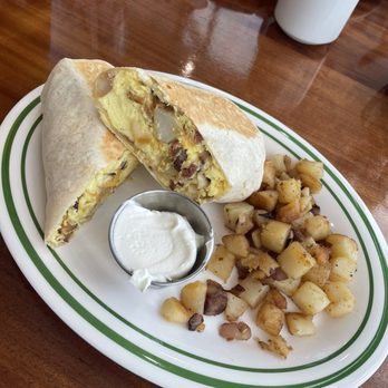 Yellow Yolk Pompano - Breakfast burrito - Breakfast & Brunch Near Me - Pompano Beach, Florida