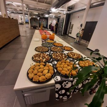 La Petite Mangue - Plateau thématique Halloween - Caterers Near Me - Laval, Quebec