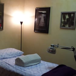 Acupuncture in Del Ray - There are two treatment rooms available at Acupuncture in Del Ray. Happy resting!