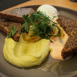 Billykart - Sprouted seed loaf, avocado tahini, taramosalata, pickled green tomato, fresh herbs (14)