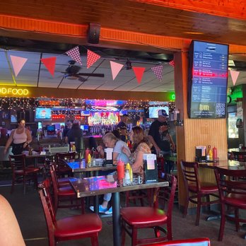 Speedboat Bar & Grill - the interior of a fast food restaurant - Barbeque Near Me - Wyandotte, Michigan Speedboat Bar & Grill - the interior of a fast food restaurant - Barbeque Near Me - Wyandotte, Michigan