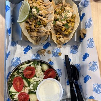 Truck Norris - Chicken street corn tacos and salad - Food Trucks Near Me - Ellisville, Missouri Truck Norris - Chicken street corn tacos and salad - Food Trucks Near Me - Ellisville, Missouri