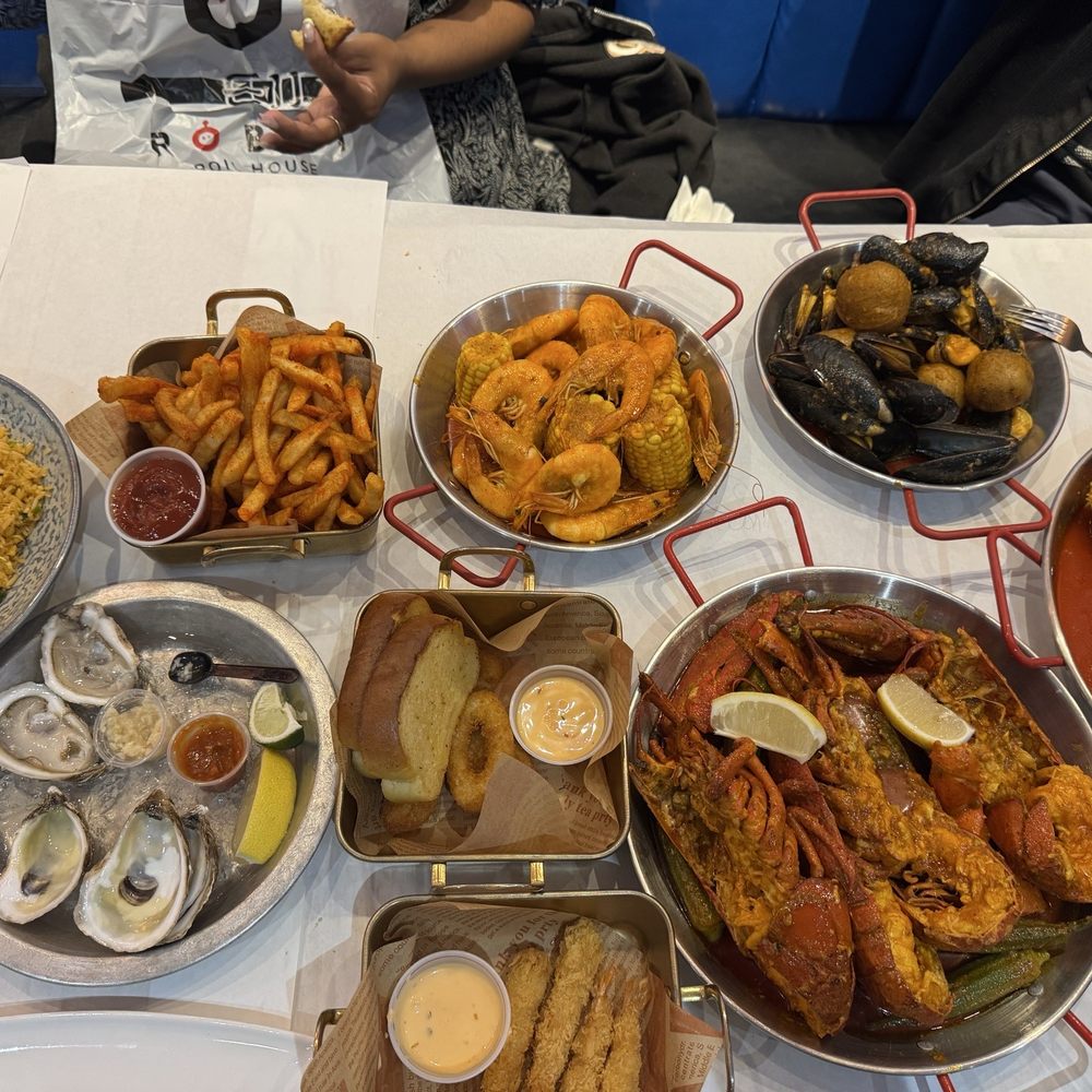 Robot Boil House - Seafood Near Me - Toronto, Ontario Robot Boil House - Seafood Near Me - Toronto, Ontario