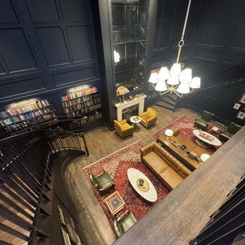 Hotel 1928 - Library with double staircase. - Hotels Near Me - Waco, Texas