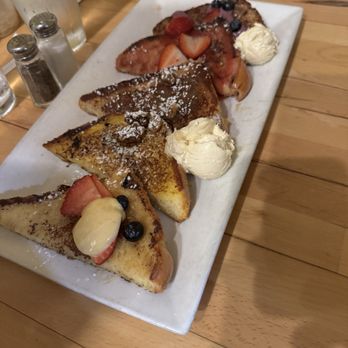 Batter & Berries - French Toast Flight - Breakfast & Brunch Near Me - Chicago, Illinois Batter & Berries - French Toast Flight - Breakfast & Brunch Near Me - Chicago, Illinois