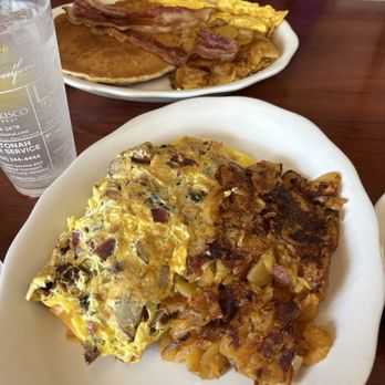 The Bedford Diner - Sunrise Special & Farmers Omelette with Rye Toast with Grape Jam & Orange Marmalade (not in photo) - Diners Near Me - Bedford Hills, New York