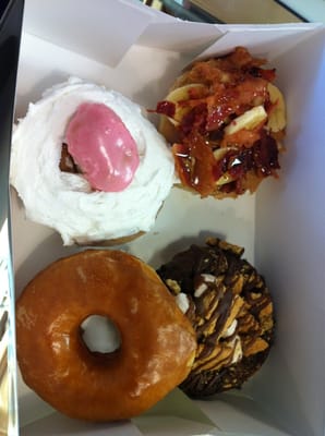 Hypnotic Donuts & Biscuits by null