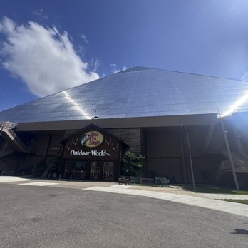 Bass Pro Shop - The amazing Bass Pro shop, hotel, look out and restaurants. - Guns & Ammo Near Me - Memphis, Tennessee