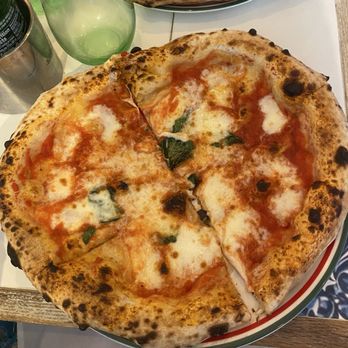 Il Pizzaiolo - Pizza Margherita - Italian Near Me - Miami Beach, Florida Il Pizzaiolo - Pizza Margherita - Italian Near Me - Miami Beach, Florida