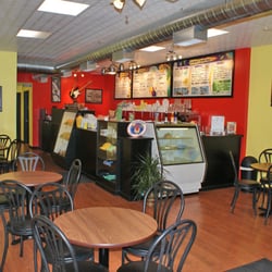 Emack & Bolio's - Inside Emack & Bolio's in Peoria Heights