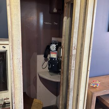 Bad Dog Brewery - phone booth - Brewpubs Near Me - Torrington, Connecticut