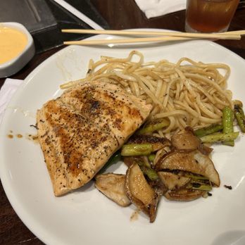 Benihana - Bethesda - Salmon - Sushi Bars Near Me - Bethesda, Maryland