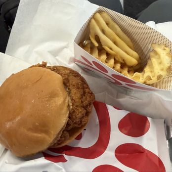 Chick-fil-A - Chick-fil-A- Chicken Sandwich - Fast Food Near Me - Atlanta, Georgia