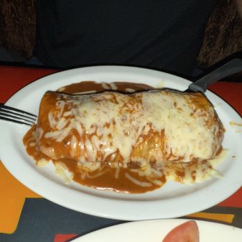 La Barca Restaurant - Wet Burrito de Chile Colorado - Mexican Near Me - Los Angeles, California La Barca Restaurant - Wet Burrito de Chile Colorado - Mexican Near Me - Los Angeles, California