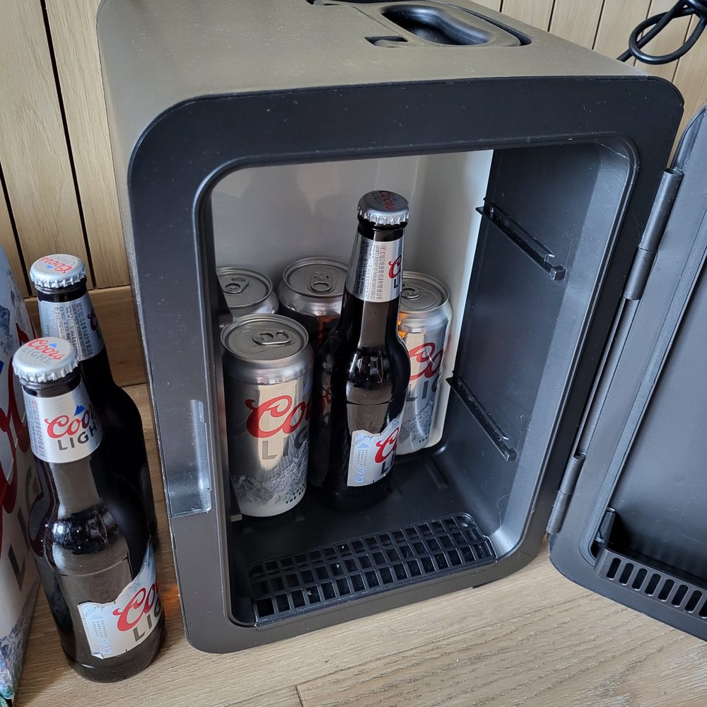 You can almost fit 6 beers in it! You can almost fit 6 beers in it!