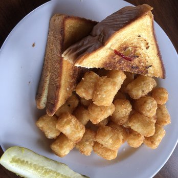 Reefpoint Brew House - Grilled Cheese w/ Tater Tots - New American Near Me - Racine, Wisconsin