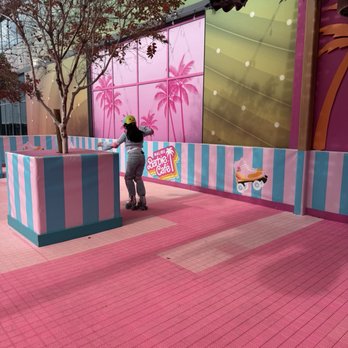 Malibu Barbie Cafe - Skating rink - Cafes Near Me - Las Vegas, Nevada