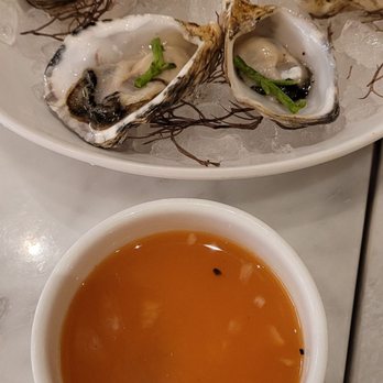 et al. - Crash oysters with Yuzu mignonette - Breakfast & Brunch Near Me - Honolulu, Hawaii et al. - Crash oysters with Yuzu mignonette - Breakfast & Brunch Near Me - Honolulu, Hawaii