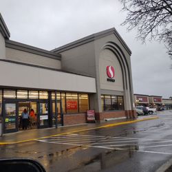 Safeway - Store front