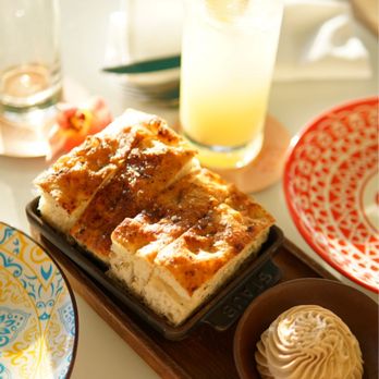 Hau Tree - Focaccia Bread with Garlic Balsamic Vinegar - Seafood Near Me - Honolulu, Hawaii Hau Tree - Focaccia Bread with Garlic Balsamic Vinegar - Seafood Near Me - Honolulu, Hawaii