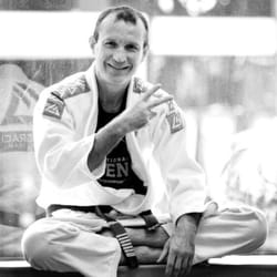 Rilion Gracie Jiu Jitsu Academy - Learn from a Master of the Gracie Family