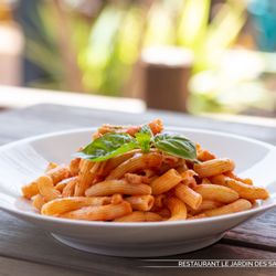 Le Jardin des Sablons - Rigatoni Pates Fraiches du restaurant Le Jardin des Sablons à Portiragnes en bord de mer, ouvert 7j/7 midi & soir
