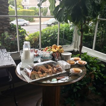 Upham Hotel - Breakfast: pastries and fruits - Hotels Near Me - Santa Barbara, California