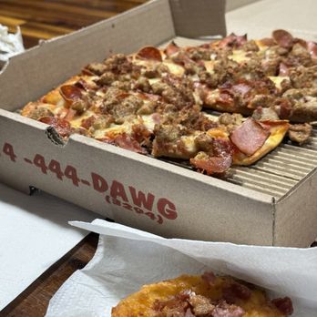 Dawghouse Pizza & Bar - Pizza Near Me - Columbus, Ohio