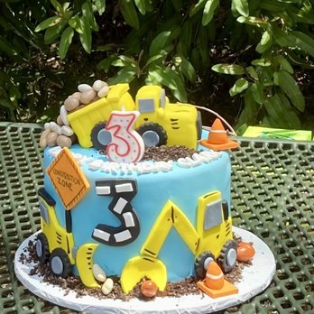 The Crimson Cake - Construction themed cake, amazing! - Custom Cakes Near Me - Oceanside, California The Crimson Cake - Construction themed cake, amazing! - Custom Cakes Near Me - Oceanside, California