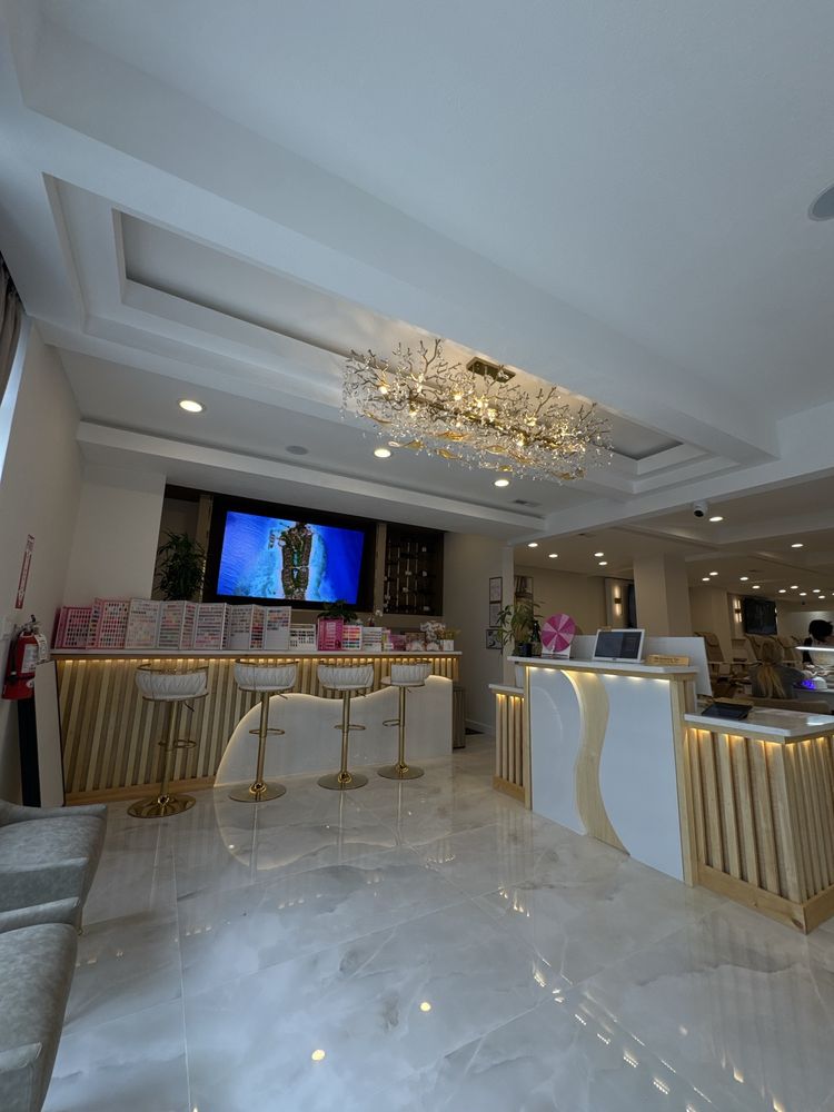 Edina Nails Spa Logo