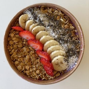 Loveshack Juicery - Berry bowl - Coffee & Tea Near Me - Ogunquit, Maine