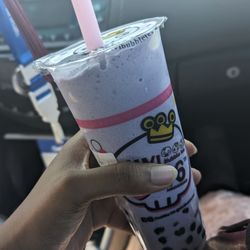 Vivi Bubble Tea - Taro Slush w/ tapioca