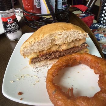 Lemonade house Grille - Mac and cheese burger and delicious onion rings! - Specialty Food Near Me - Jonesboro, Arkansas Lemonade house Grille - Mac and cheese burger and delicious onion rings! - Specialty Food Near Me - Jonesboro, Arkansas
