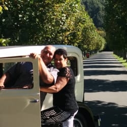 Hooters Vintage & Classic Vehicle Hire - Couple enjoying a romant ic escape to the Mission Estate Winery