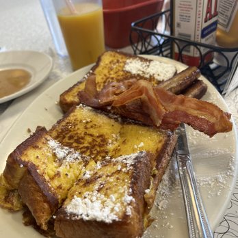 Louie's Grill - French toast sausage and bacon - American Near Me - Forest Park, Illinois