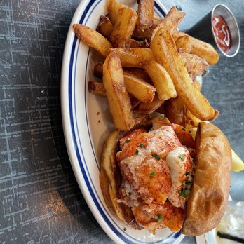 BeetleCat - Lobster roll - Seafood Near Me - Atlanta, Georgia BeetleCat - Lobster roll - Seafood Near Me - Atlanta, Georgia