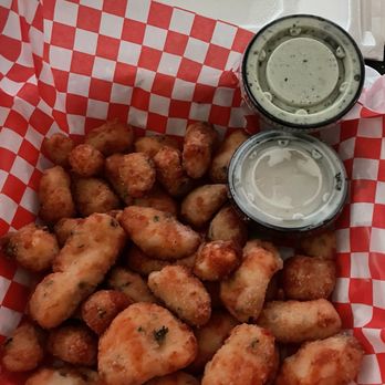 Harp And Hound - Irish Cheddar Cheese Curds 3/5 - Bars Near Me - Ogden, Utah