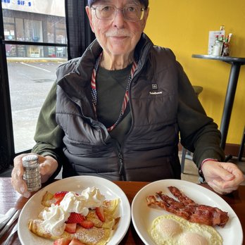JJ's Caffe - Strawberry crepes, eggs and bacon! - Breakfast & Brunch Near Me - Portland, Oregon